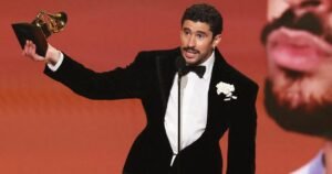 “Fuera ICE”: el discurso de Bad Bunny en los Grammy 2026
