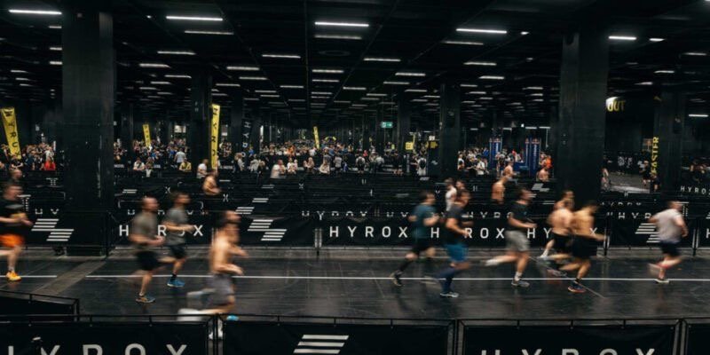 El gimnasio como refugio contemporáneo: cuerpo, rutina y comunidad