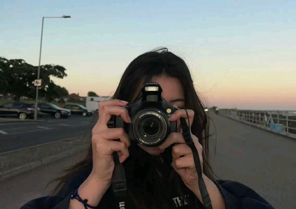 Sonorizar tu vida cotidiana como si fuera una película resulta que sí tiene beneficios