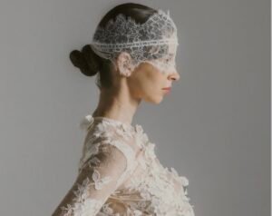 El encaje ya no es lo que era, y eso es justo lo emocionante