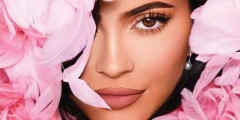 Clean look vs. meximalismo: la batalla estética que divide a las redes en 2026