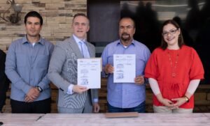 adrian rubalcava firma acuerdo con el sindicato del metro