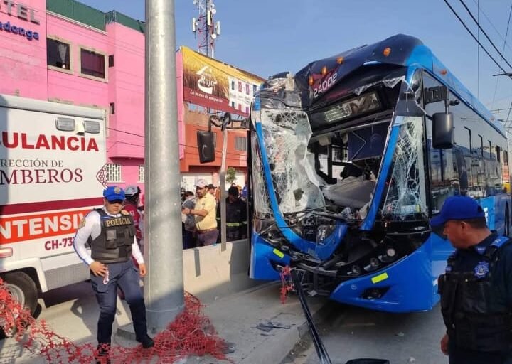 choque de trolebus en edomex