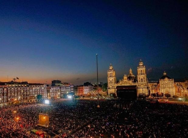 concierto gratis en el zocalo con andrea bocelli, los angeles azules