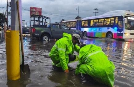 fuertes lluvias sobre via morelos el 8 de abril