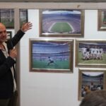 exposicion de futbol en el metro