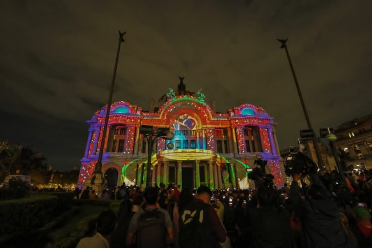bellas artes se ilumina con musica