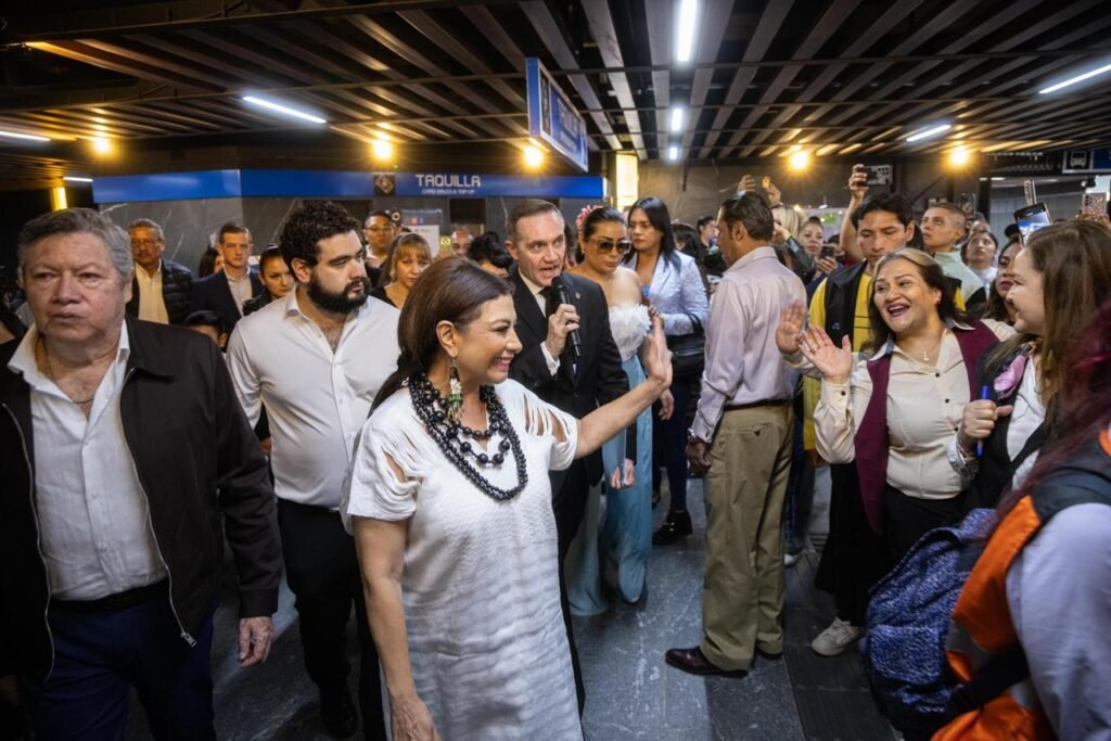 clara brugada inaugura tasqueña y estaciones de línea 2