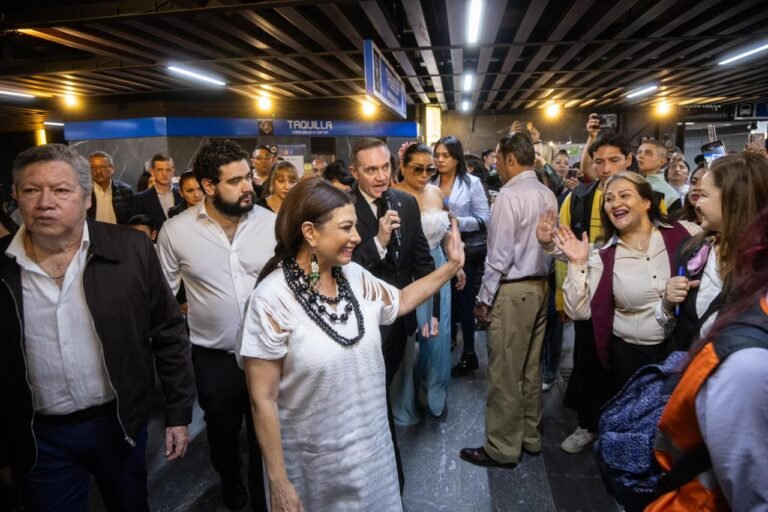 clara brugada inaugura tasqueña y estaciones de línea 2