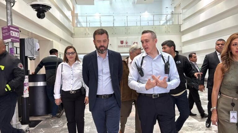 Alcalde de Bogotá visitó el Metro de la Ciudad de México
