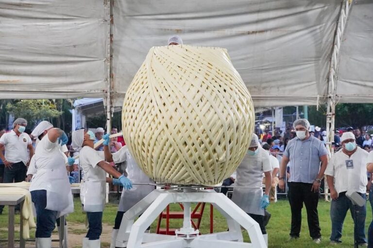 Chiapas logra la bola de queso más grande del mundo