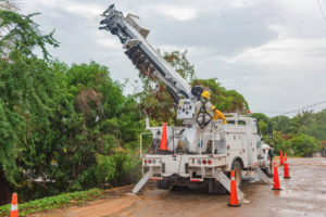 CFE refuerza vigilancia de infraestructura eléctrica ante huracán Polo