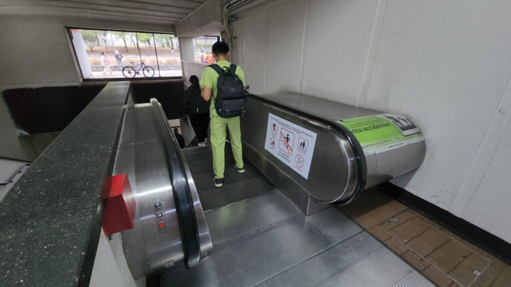 así se pueden detener las escaleras del Metro
