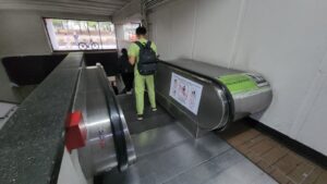 así se pueden detener las escaleras del Metro