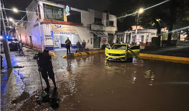 SSC y SEGIAGUA despliegan operativo tras las lluvias en Xochimilco
