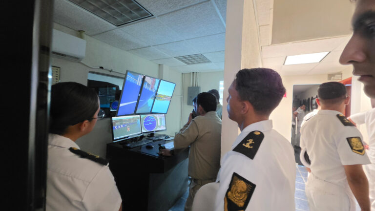 Marina fortalece la formación académica de Cadetes