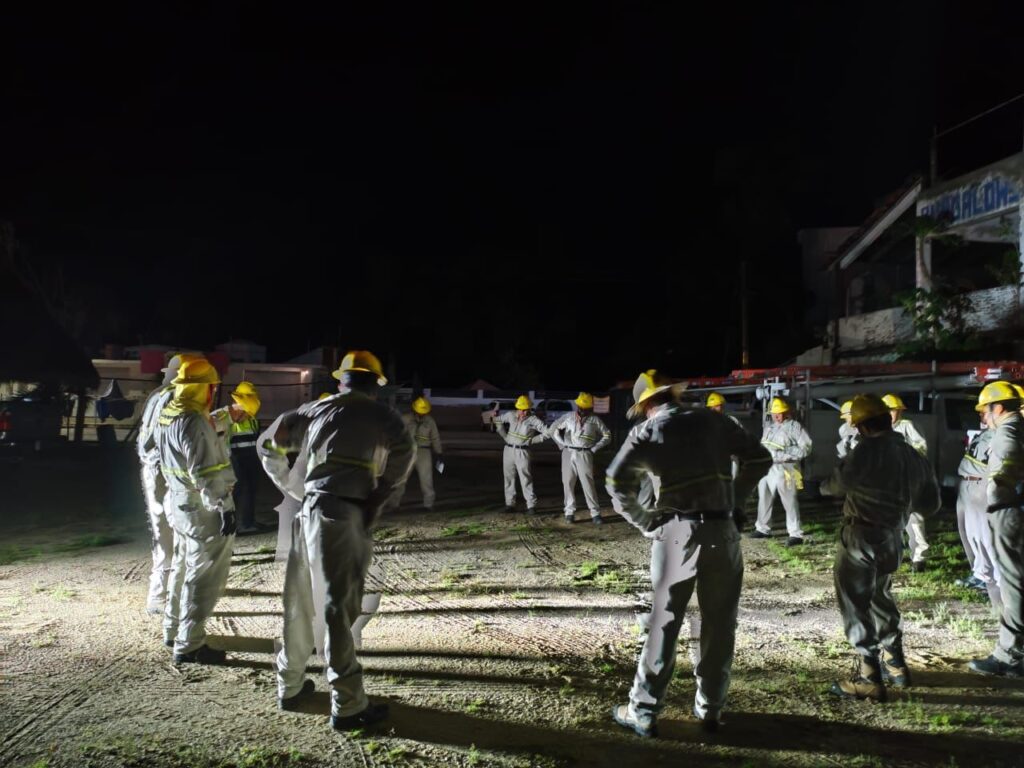 Restablece CFE servicio en municipios de Guerrero afectados por el huracán Simón