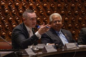 adrian rubalcava con la conaco